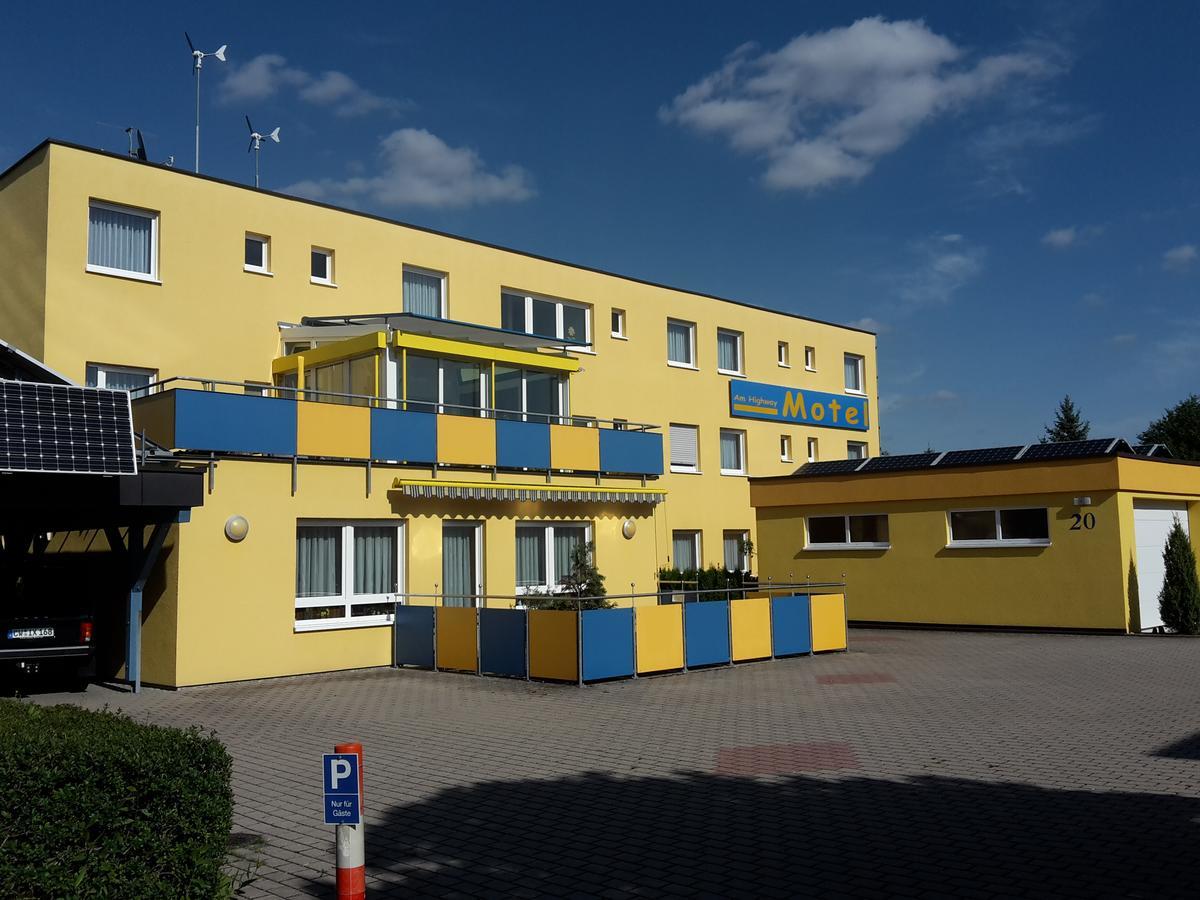Motel Am Highway Althengstett Екстериор снимка