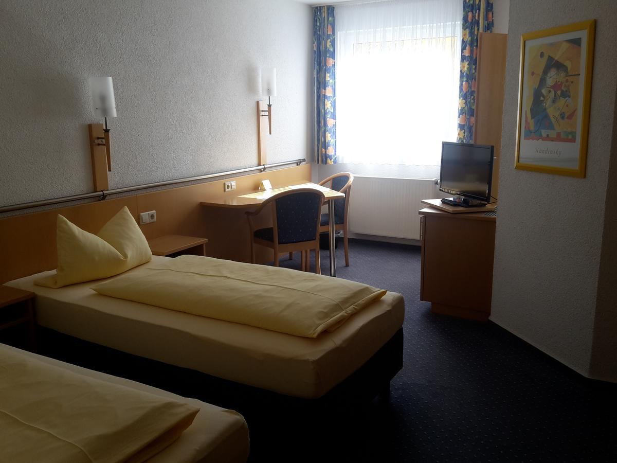 Motel Am Highway Althengstett Екстериор снимка