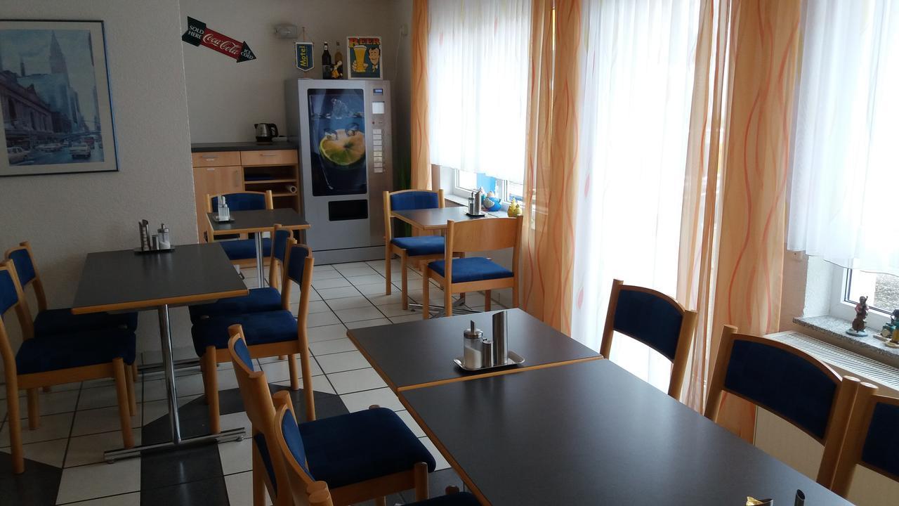Motel Am Highway Althengstett Екстериор снимка